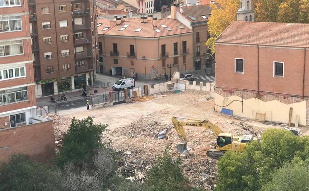 La parte no protegida del convento ya ha sido demolida.