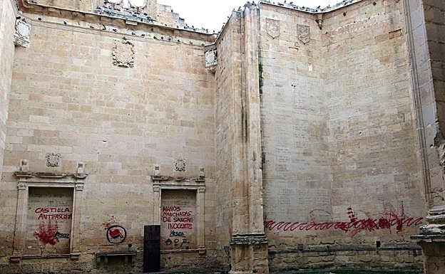 Panorámica de las pintadas halladas en las ruinas de San Agustín. 