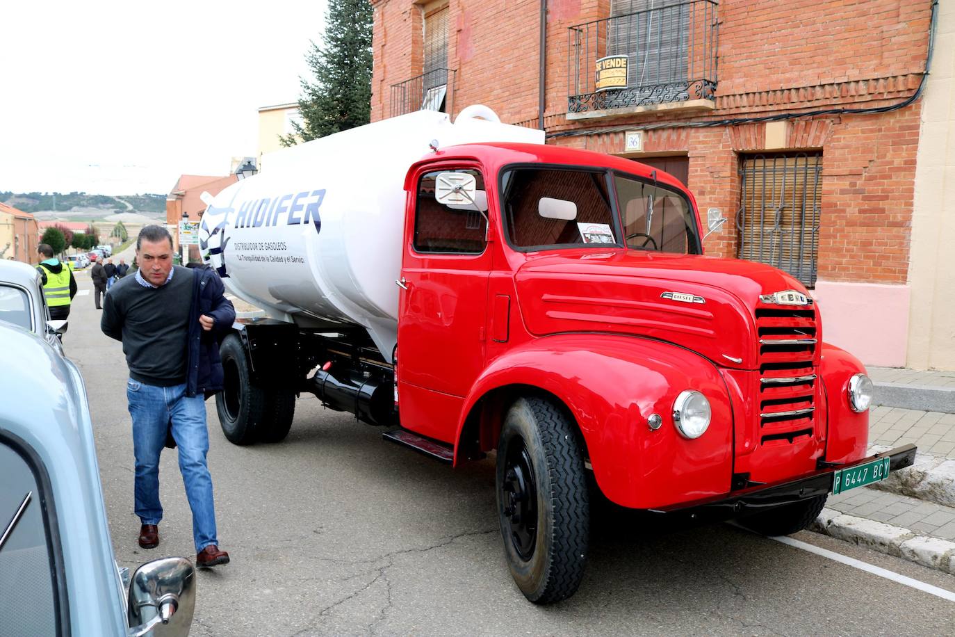 Concentración de coches en Cevico de la Torre. 