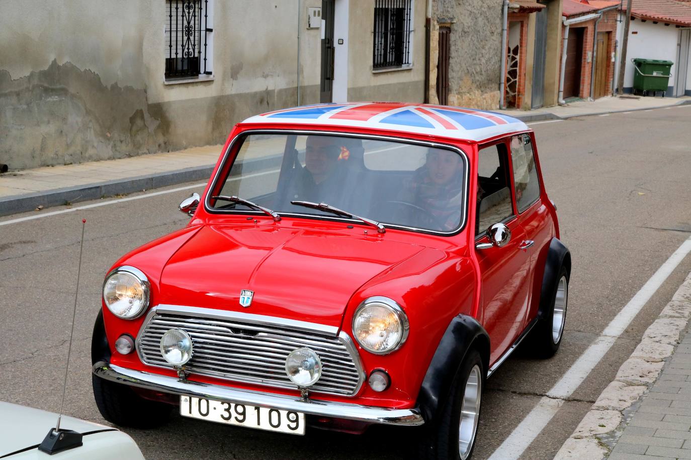 Concentración de coches en Cevico de la Torre. 