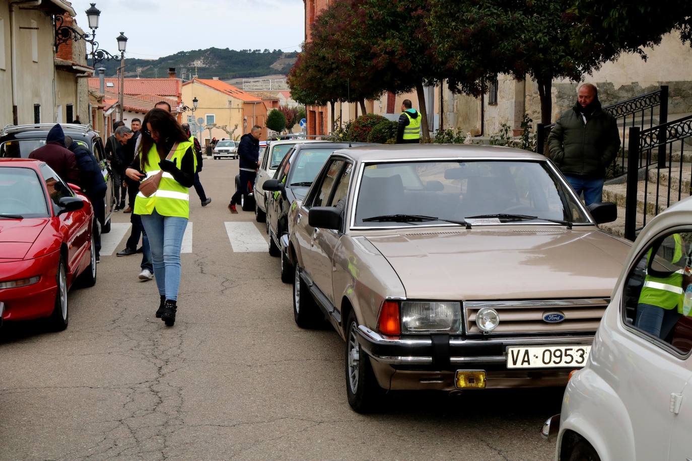 Concentración de coches en Cevico de la Torre. 