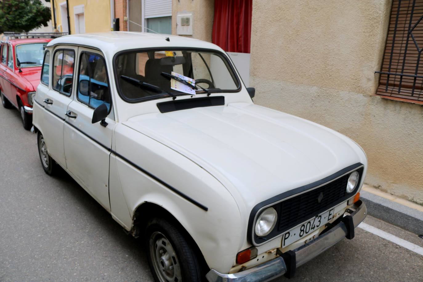 Concentración de coches en Cevico de la Torre. 