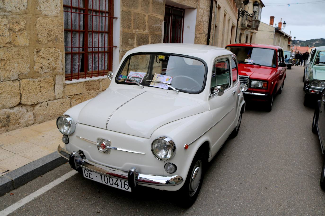 Concentración de coches en Cevico de la Torre. 