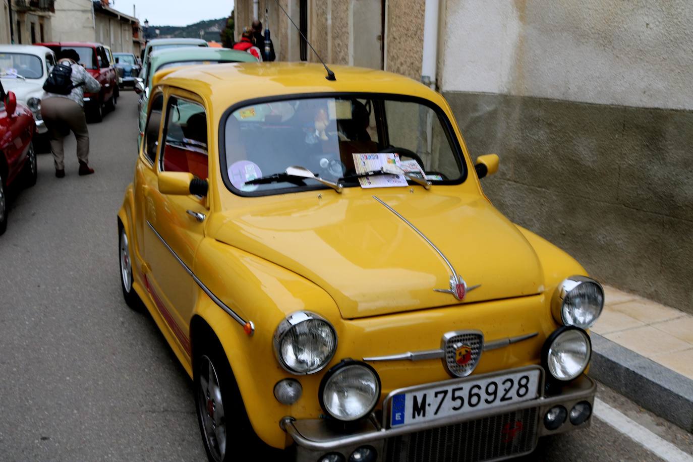 Concentración de coches en Cevico de la Torre. 