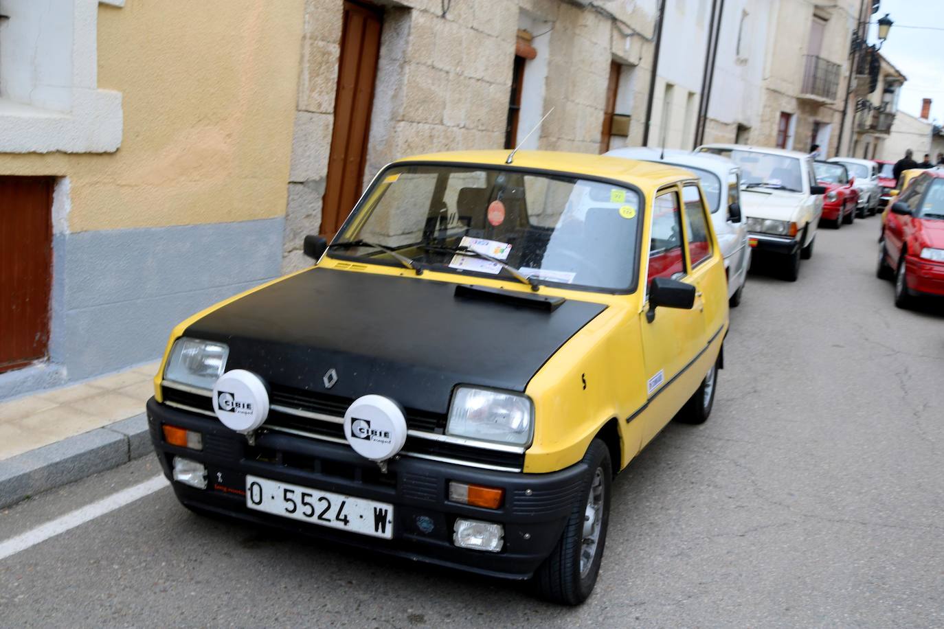 Concentración de coches en Cevico de la Torre. 