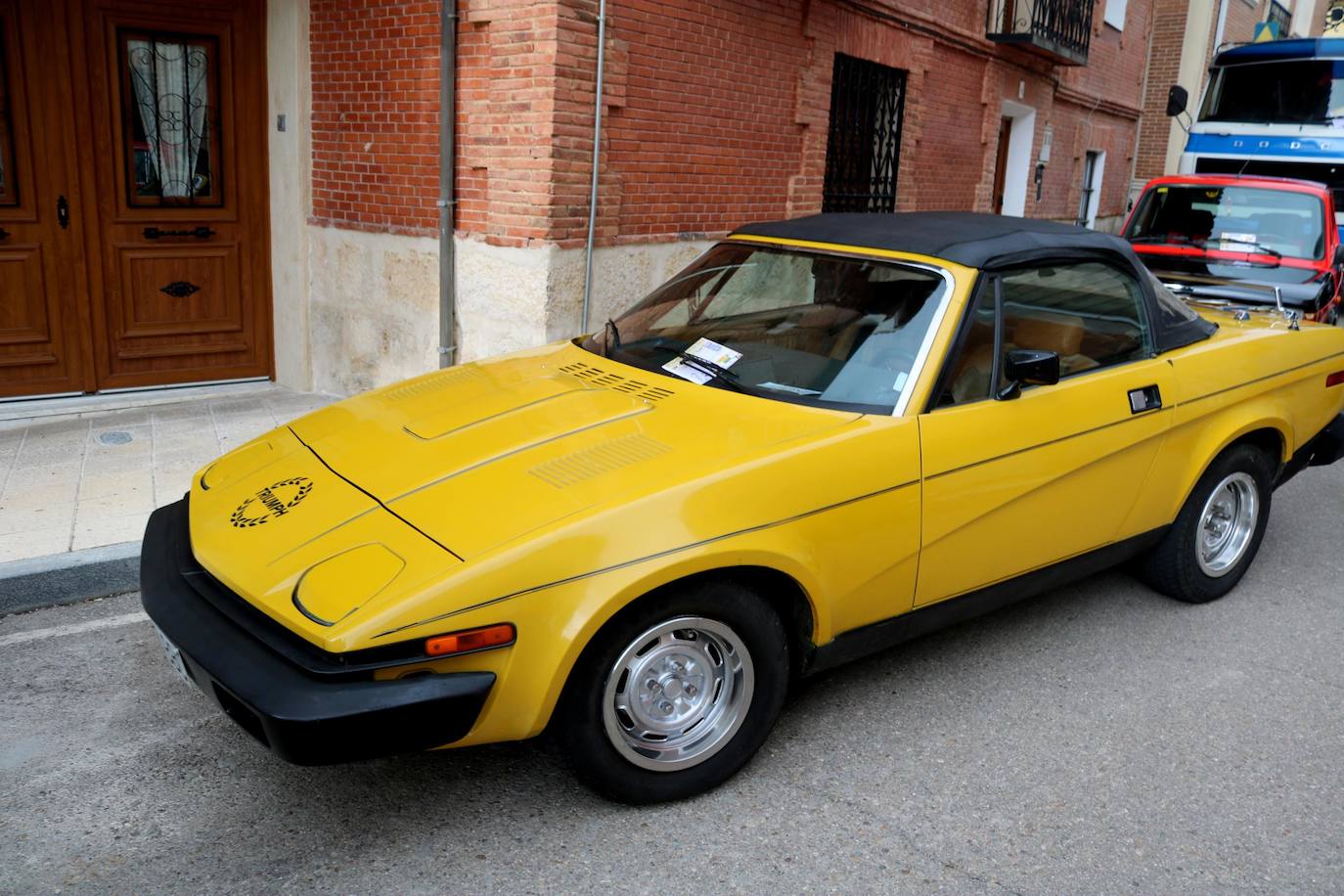 Concentración de coches en Cevico de la Torre. 