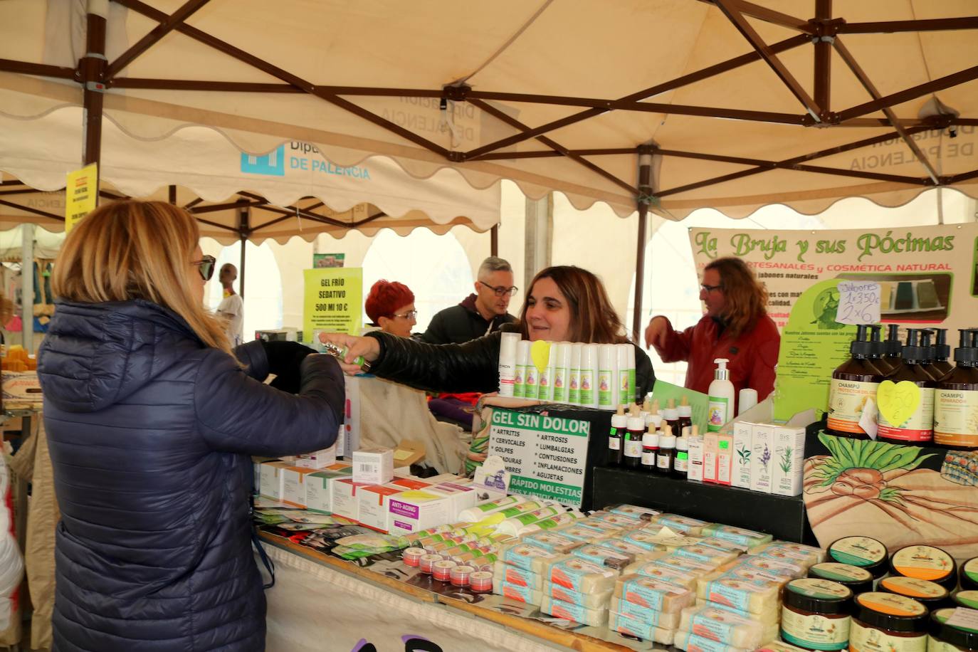 Concentración de coches en Cevico de la Torre. 