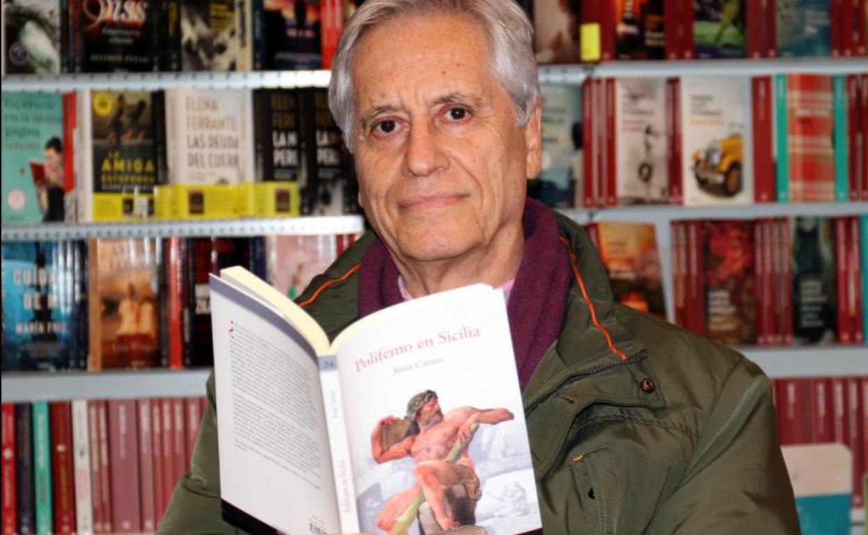 Jesús Carazo prenenta su novela en la Librería Oletvm. 