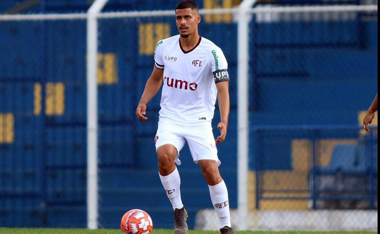 Gustavo Medina, de 18 años, jugador del Ferroviaria. 