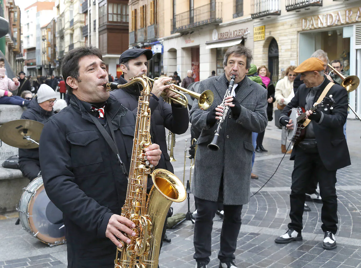 Jazz en la calle mayor.