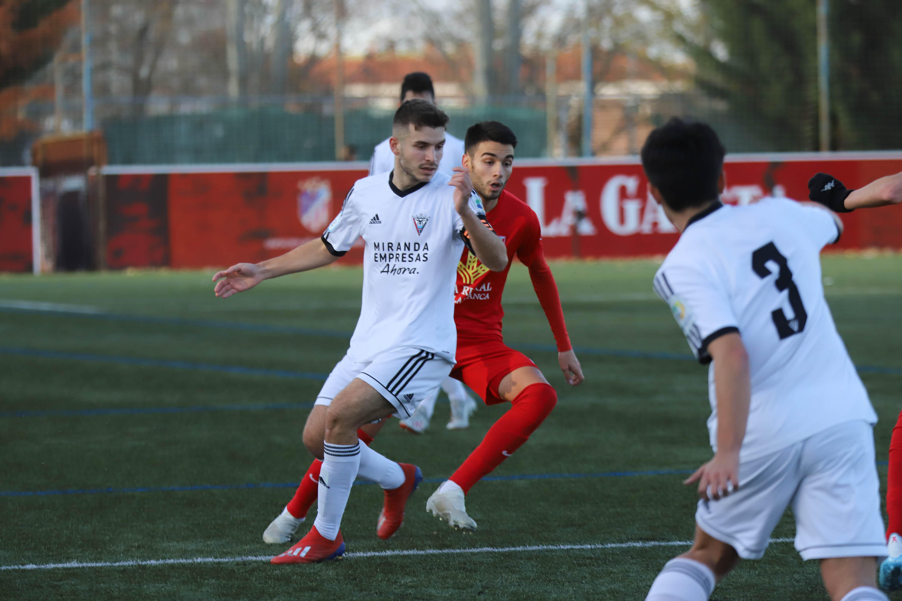 Fotos: UD Santa Marta- Mirandés B (0-0)