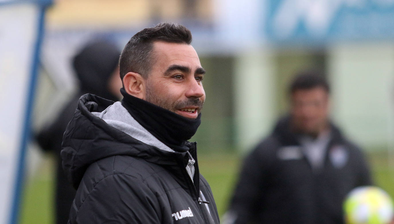 Partido entre la Gimnástica Segoviana y el Burgos Promesas 