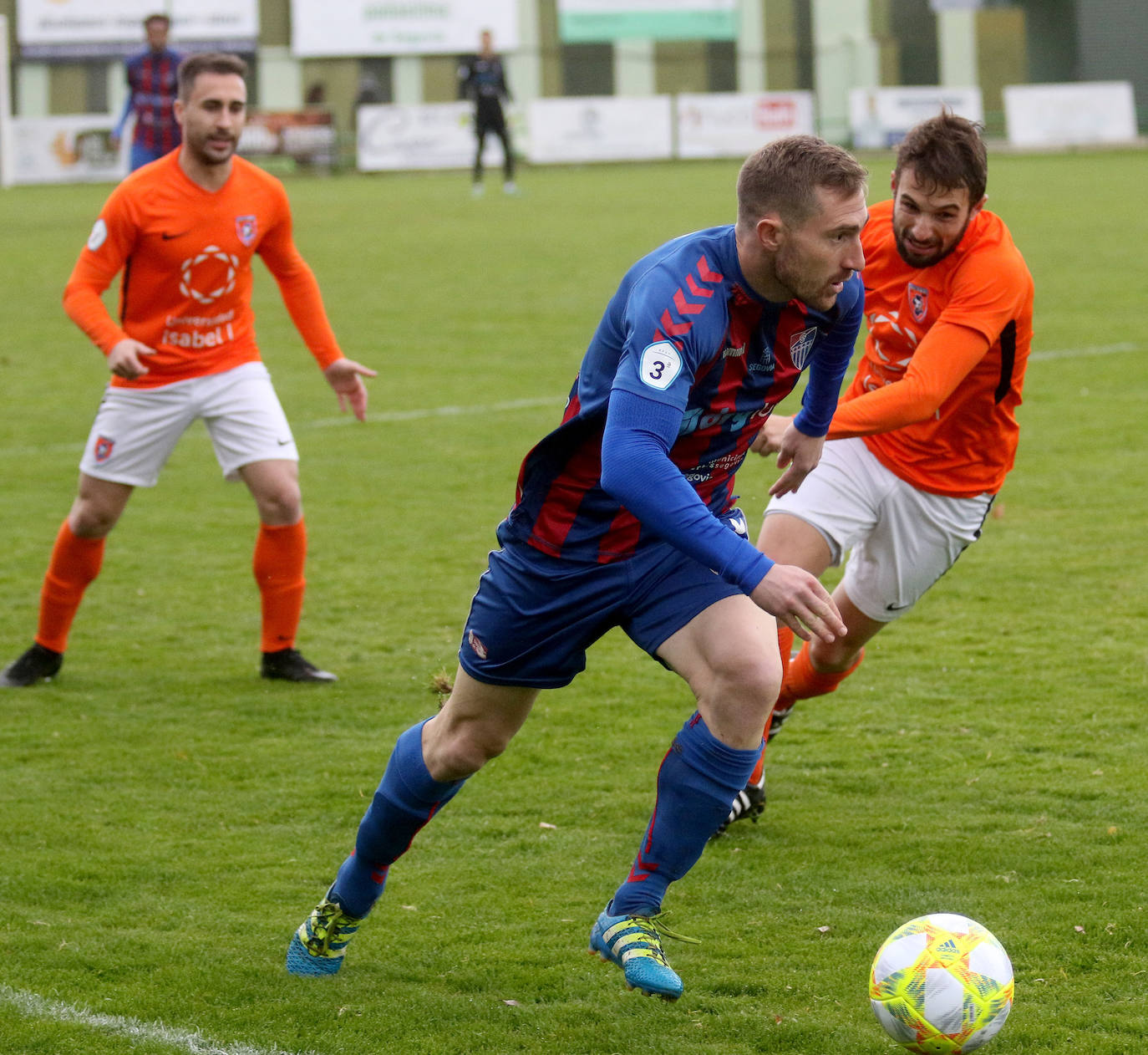 Partido entre la Gimnástica Segoviana y el Burgos Promesas 