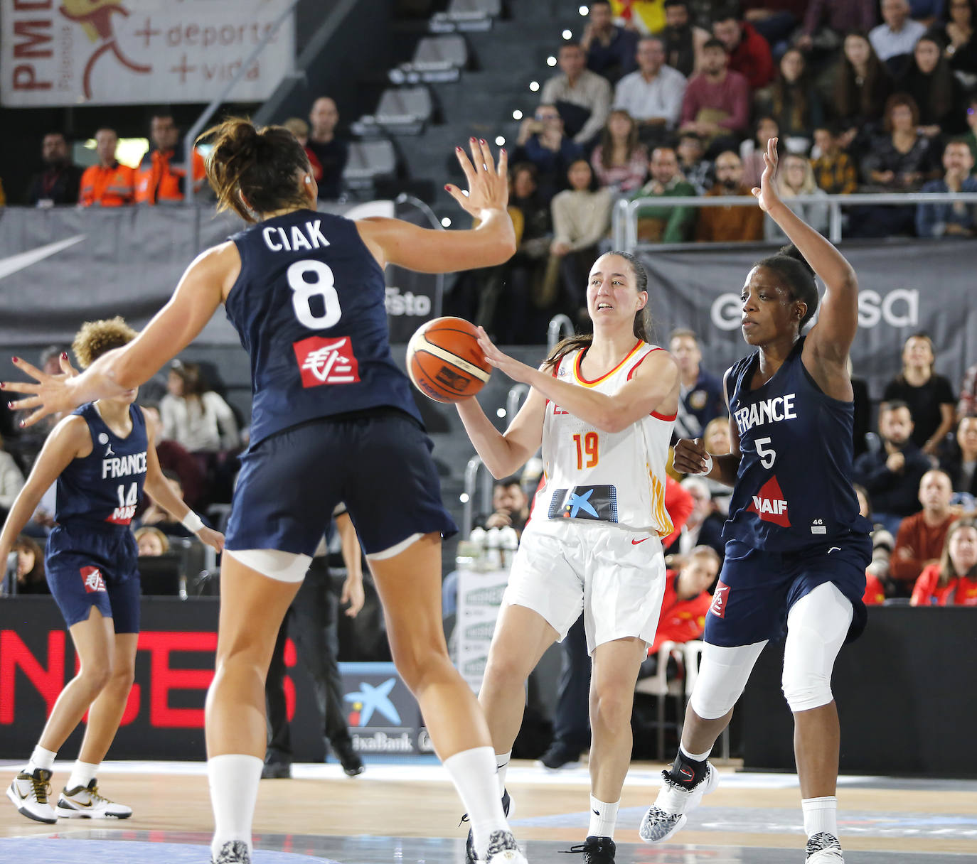España pierde contra Francia en Palencia.