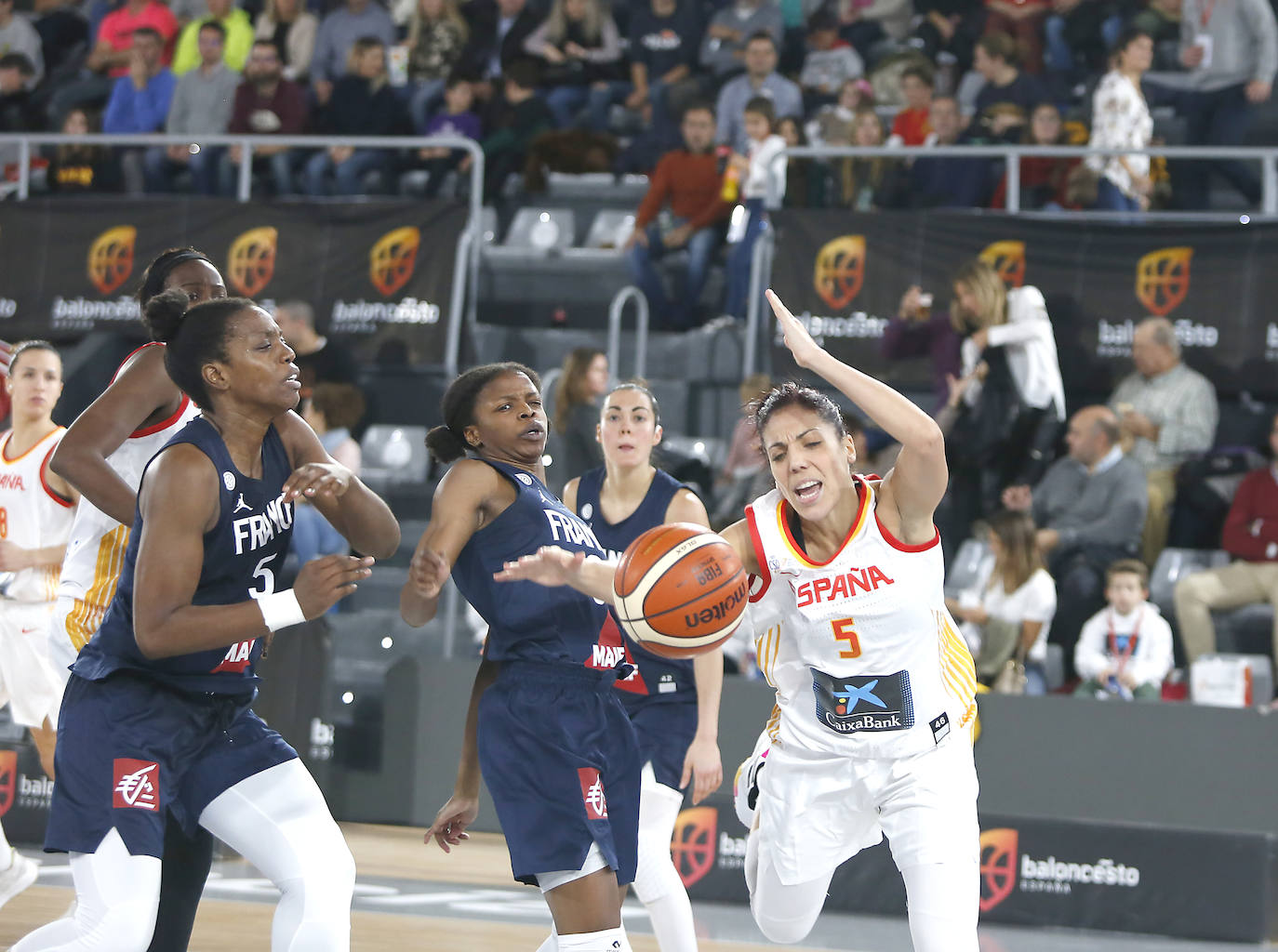 España pierde contra Francia en Palencia.
