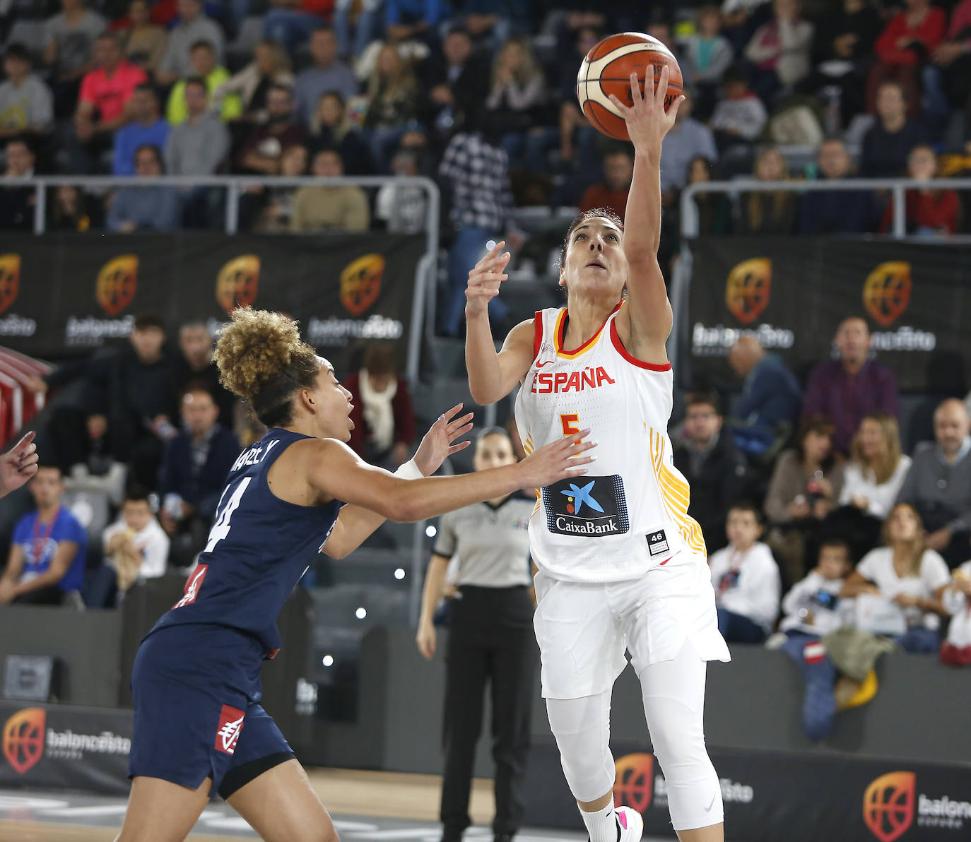 España pierde contra Francia en Palencia.