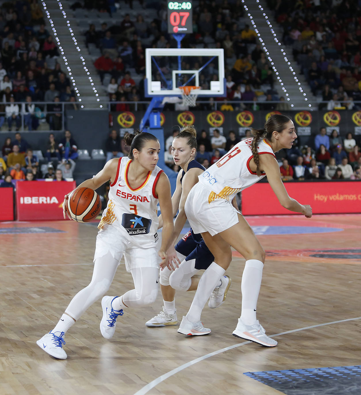 España pierde contra Francia en Palencia.