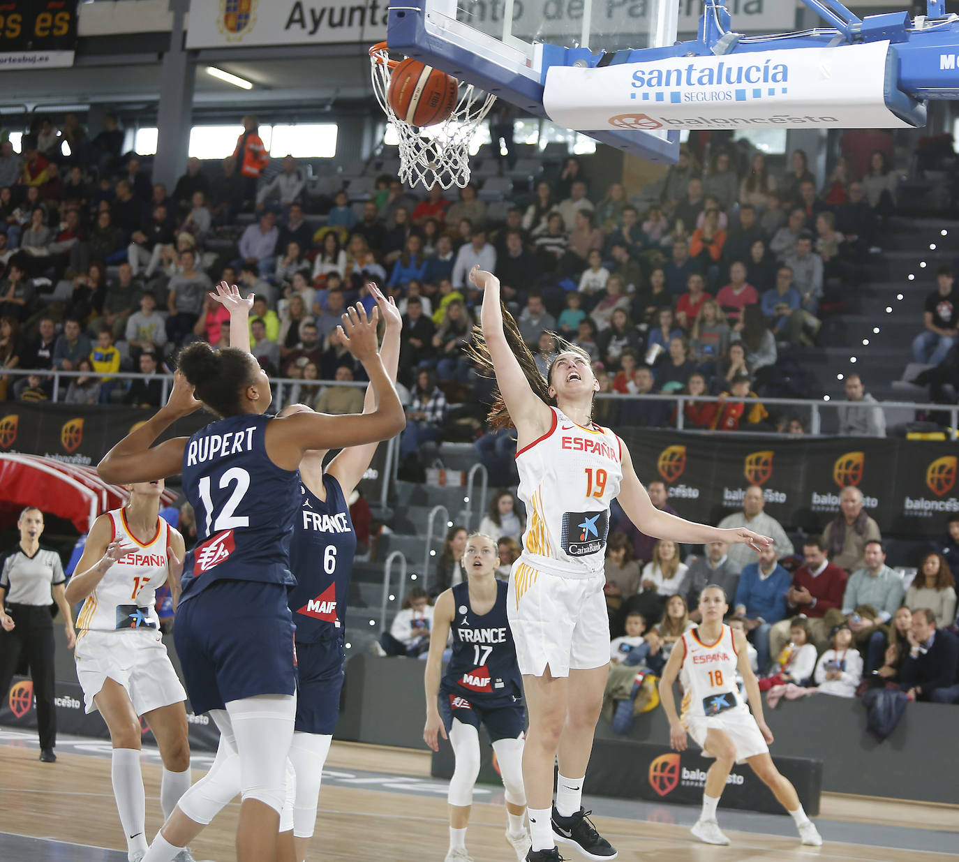 España pierde contra Francia en Palencia.