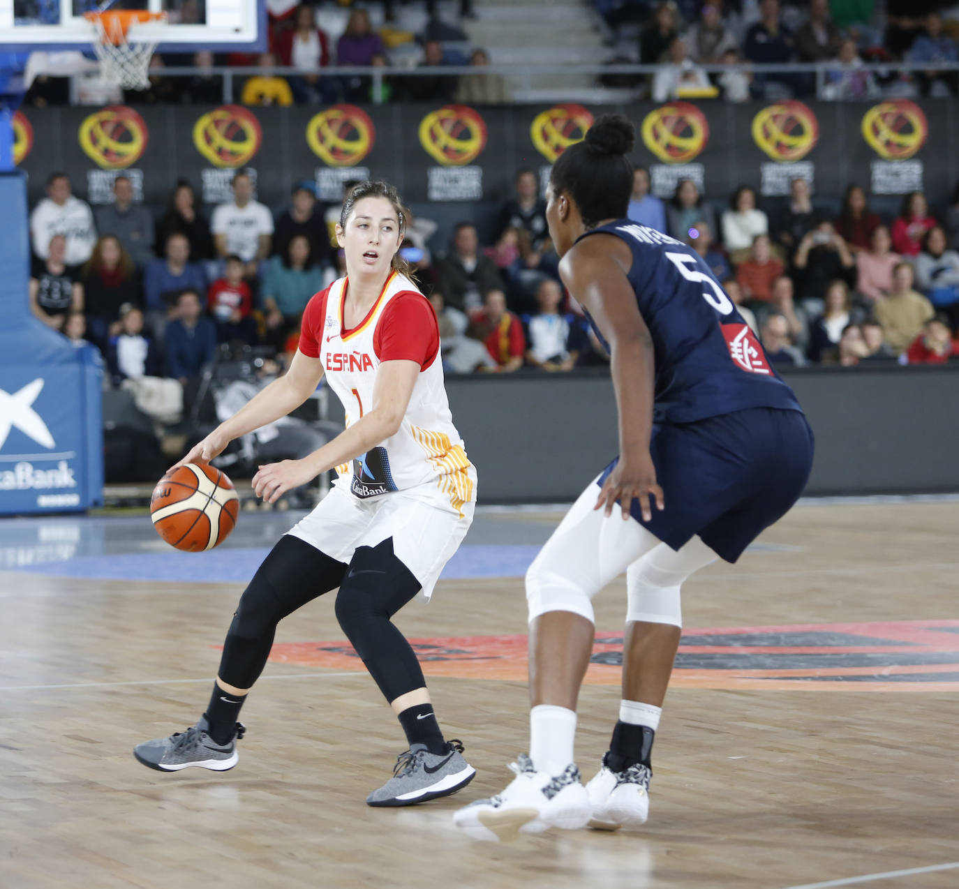 España pierde contra Francia en Palencia.
