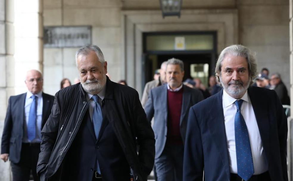 José Antonio Griñán llega esta mañana a la Audiencia de Sevilla. 