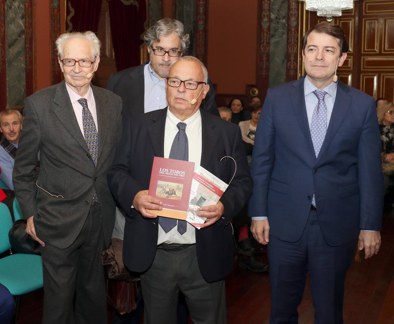 Presentación del libro de Gonzalo Santonja 'Los toros del siglo de oro'. 