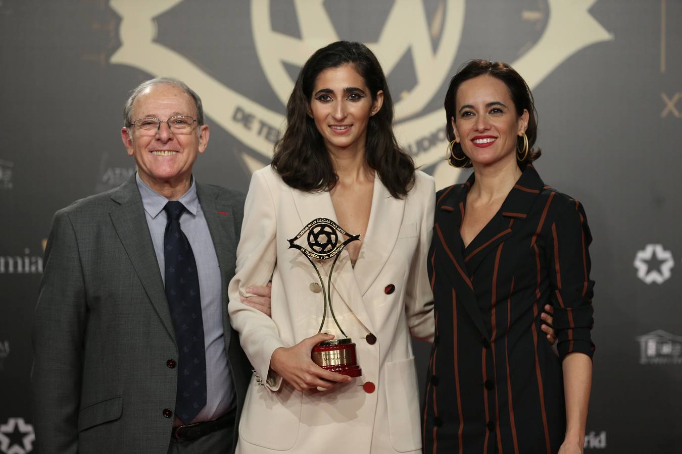 Por la alfombra roja pasaron Anne Igartiburu, Alba Flores, Inés Ballester, Diana Navarro, Helena Resano o Cristina Pardo.