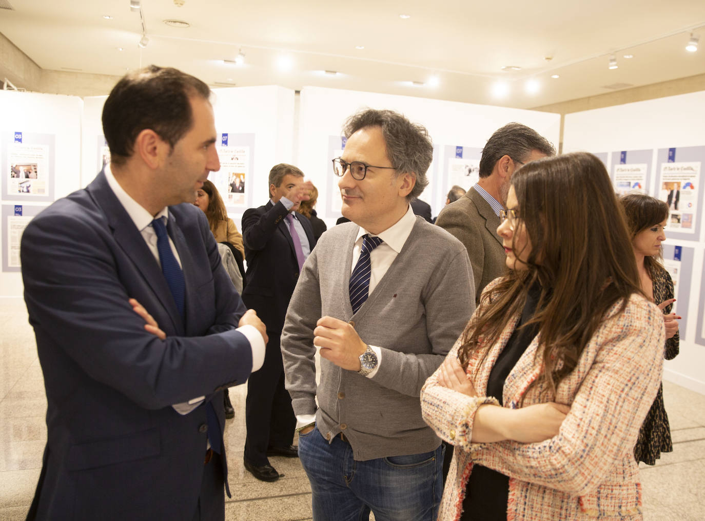 Las Cortes de Castilla y León y El Norte de Castilla reúnen en una exposición, a partir de la completa hemeroteca del diario decano de la prensa española, los hitos de los 11 comicios locales desde 1979