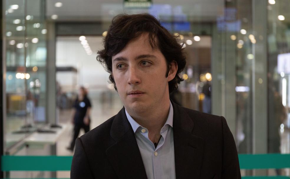 El Pequeño Nicolás, momentos después de ser insultado en Barcelona por los CDR.