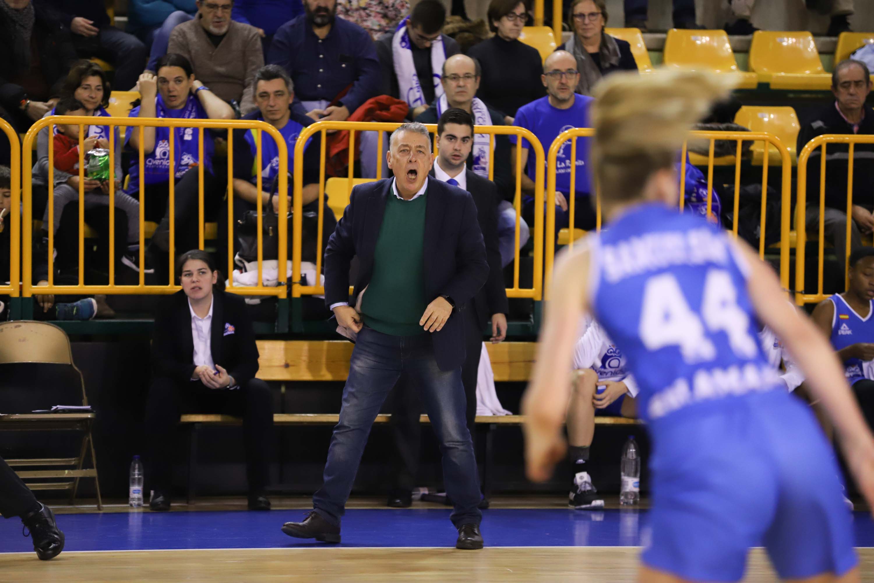 El equipo charro supera a Araski sin problemas tras las dos últimas derrotas ligueras en un duelo con varias jugadoras lesionadas en ambos equipos.