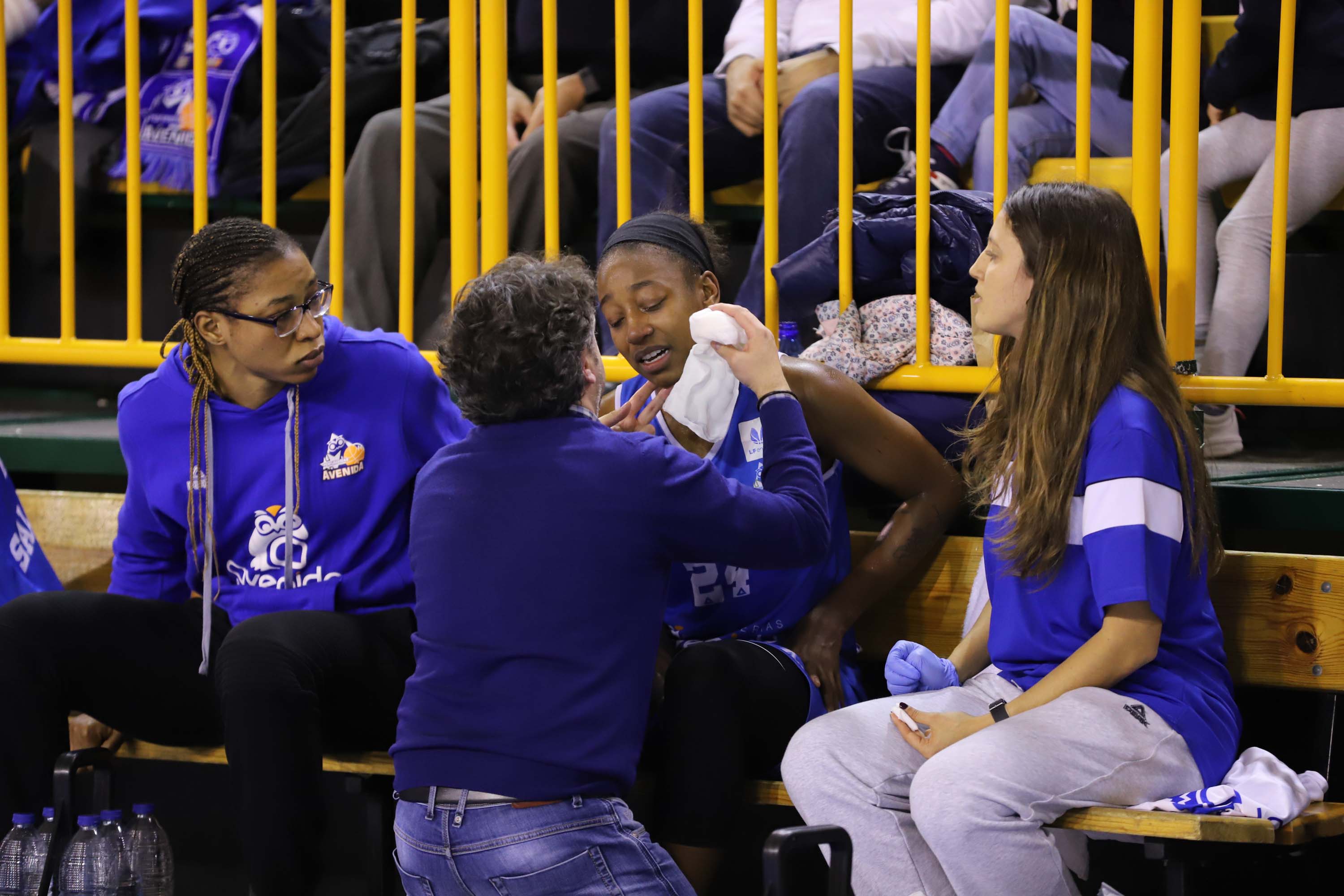 El equipo charro supera a Araski sin problemas tras las dos últimas derrotas ligueras en un duelo con varias jugadoras lesionadas en ambos equipos.