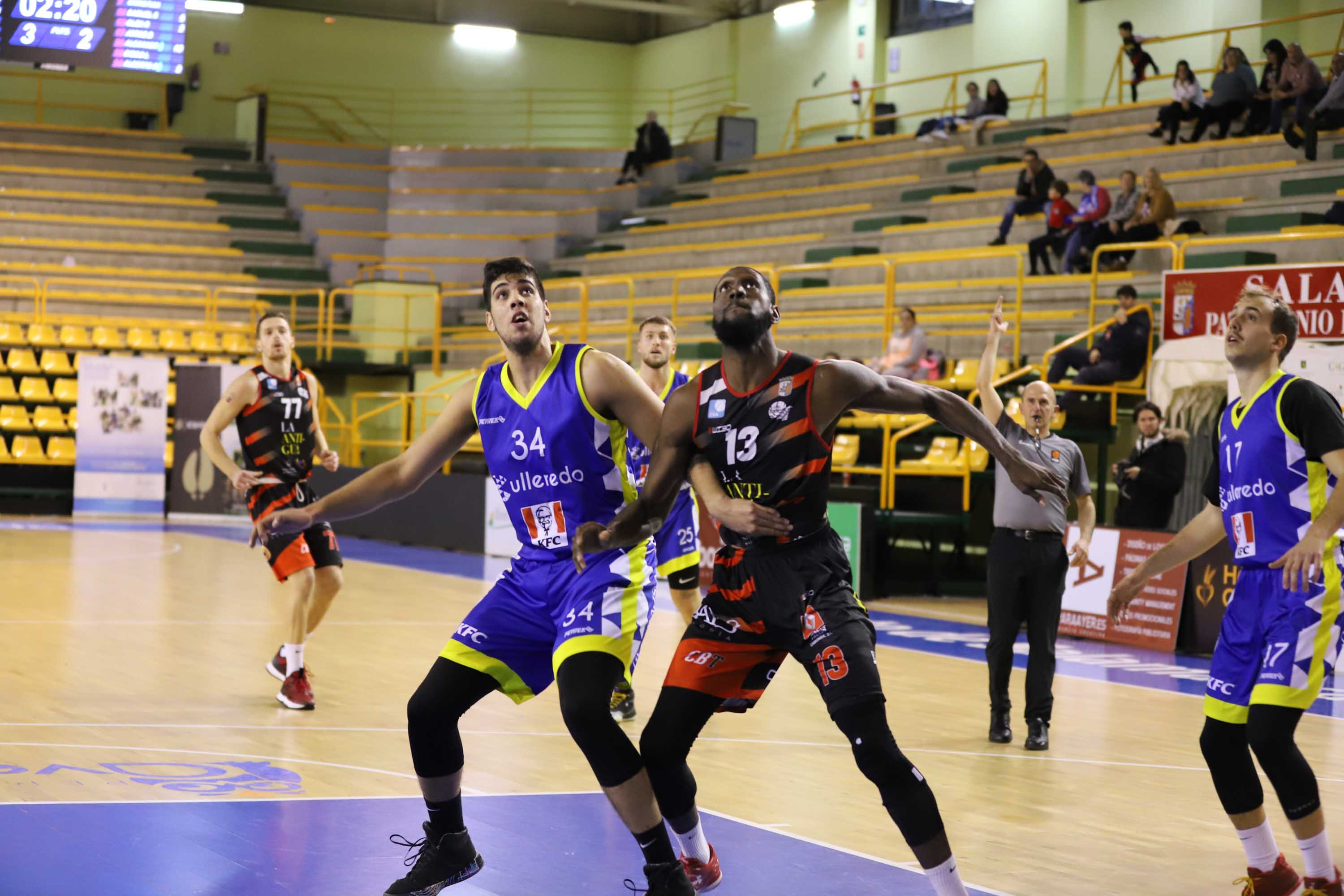 Los jugadores, durante el encuentro de este sábado.