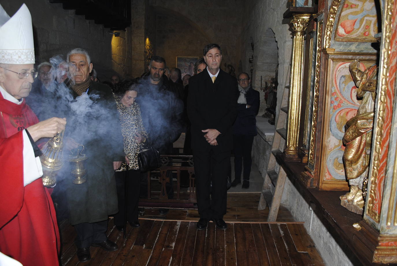 El cardenal arzobispo de Valladolid, Ricardo Blázquez, ha entregado este sábado la reliquia del patrón, durante la solemne misa de la festividad de San Clemente.