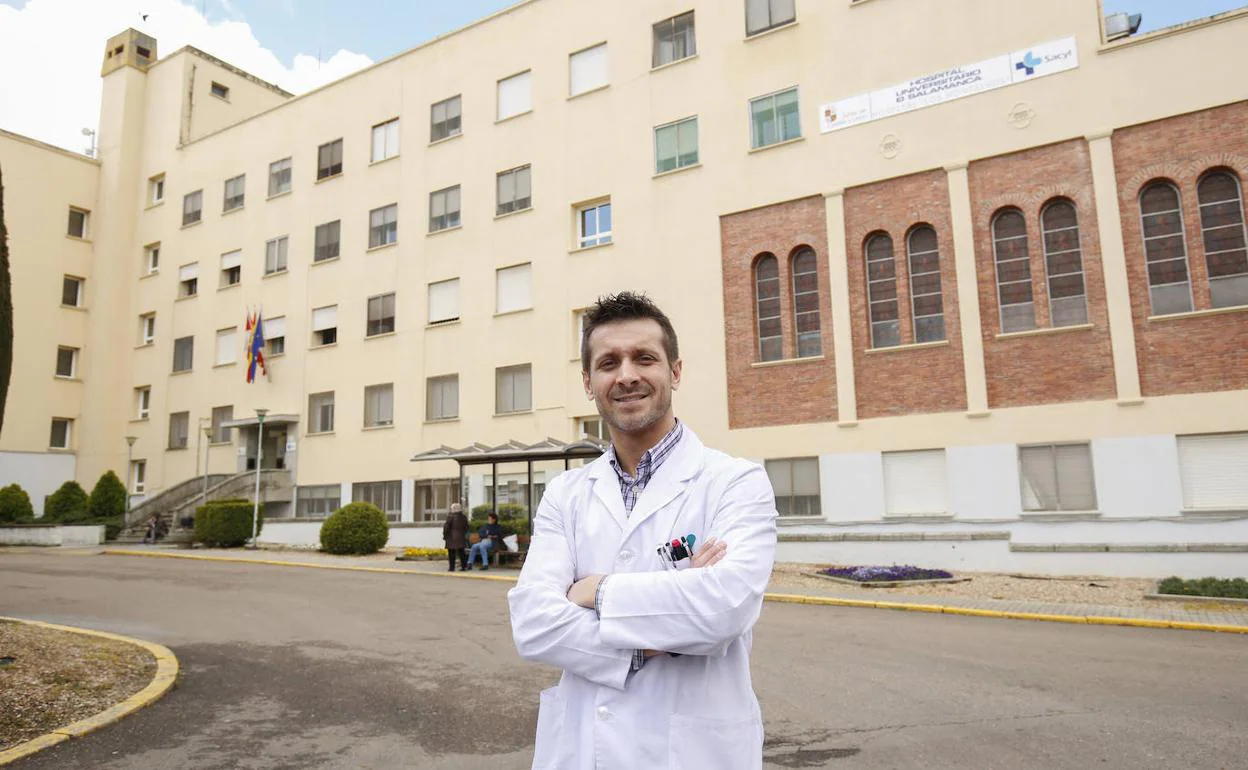 Juan Manuel Sánchez, psicólogo del Equipo de Atención Psicosicial de la Unidad de Cuidados Paliativos del Hospital Los Montalvos.