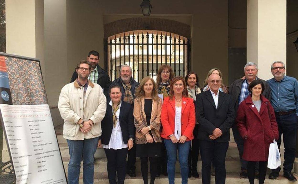 Participantes en la asamblea de la Asociación Española de Ciudades de la Cerámica.