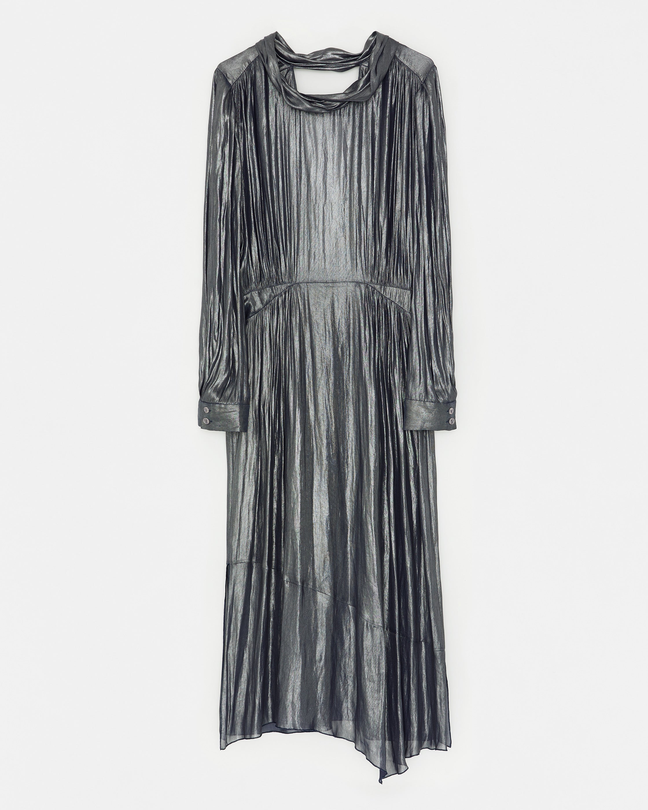Vestido midi plisado en color plata, de Bimba y Lola (235 euros).