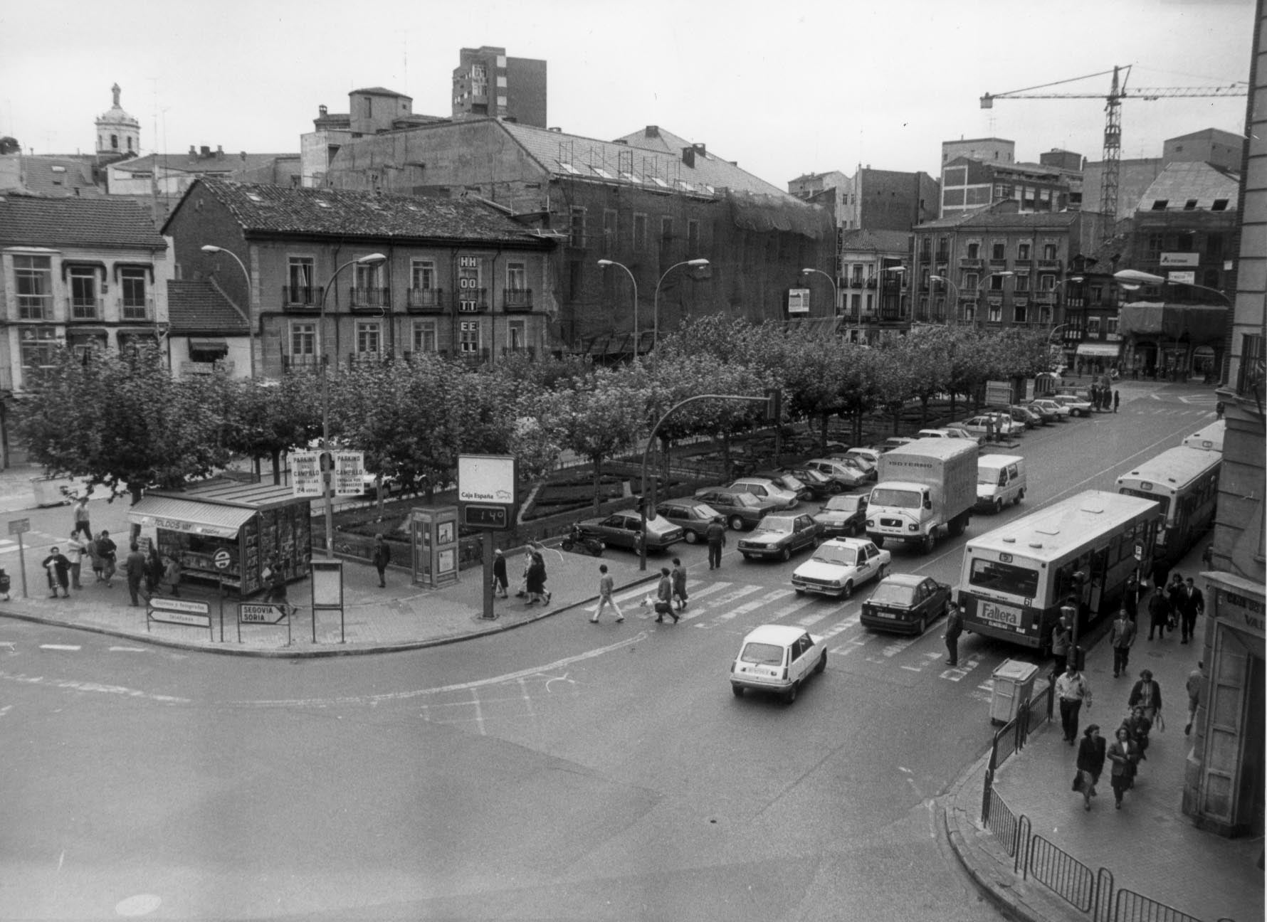 Fotos: Estampas del Valladolid antiguo (XXVII): así ha cambiado la Plaza de España