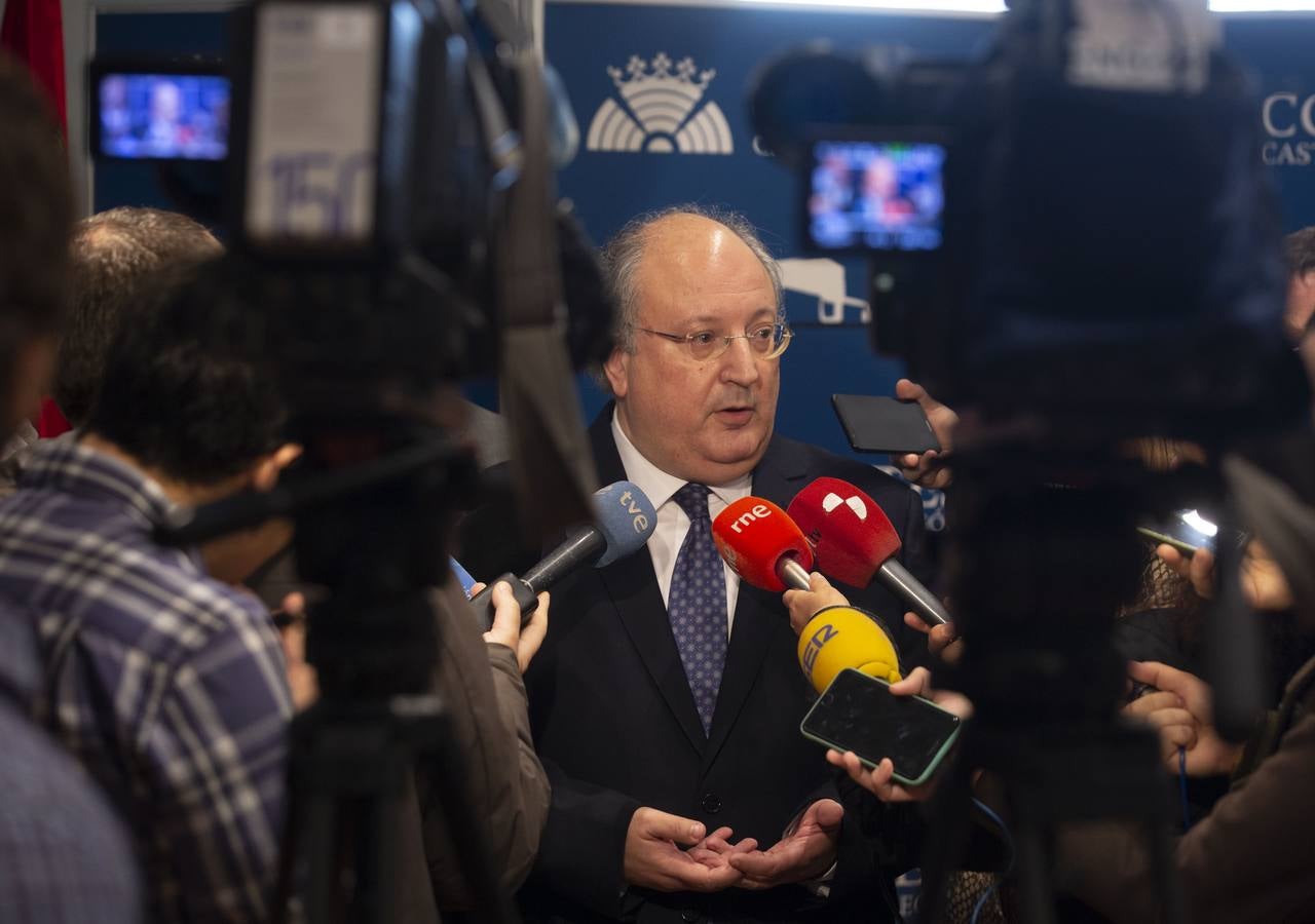La presidenta del Consejo Económico y Social de España, Mari Carmen Barrera defendió hoy que «los CES autonómicos juegan un papel muy importante en la vertebración de la política social en España»