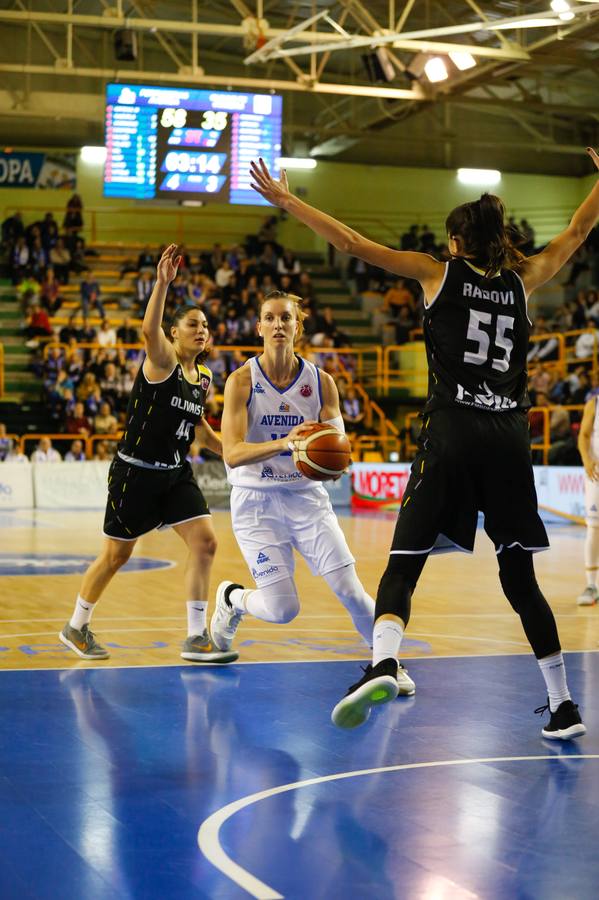 Partido CB Avenida - Olivais FC (92-49).