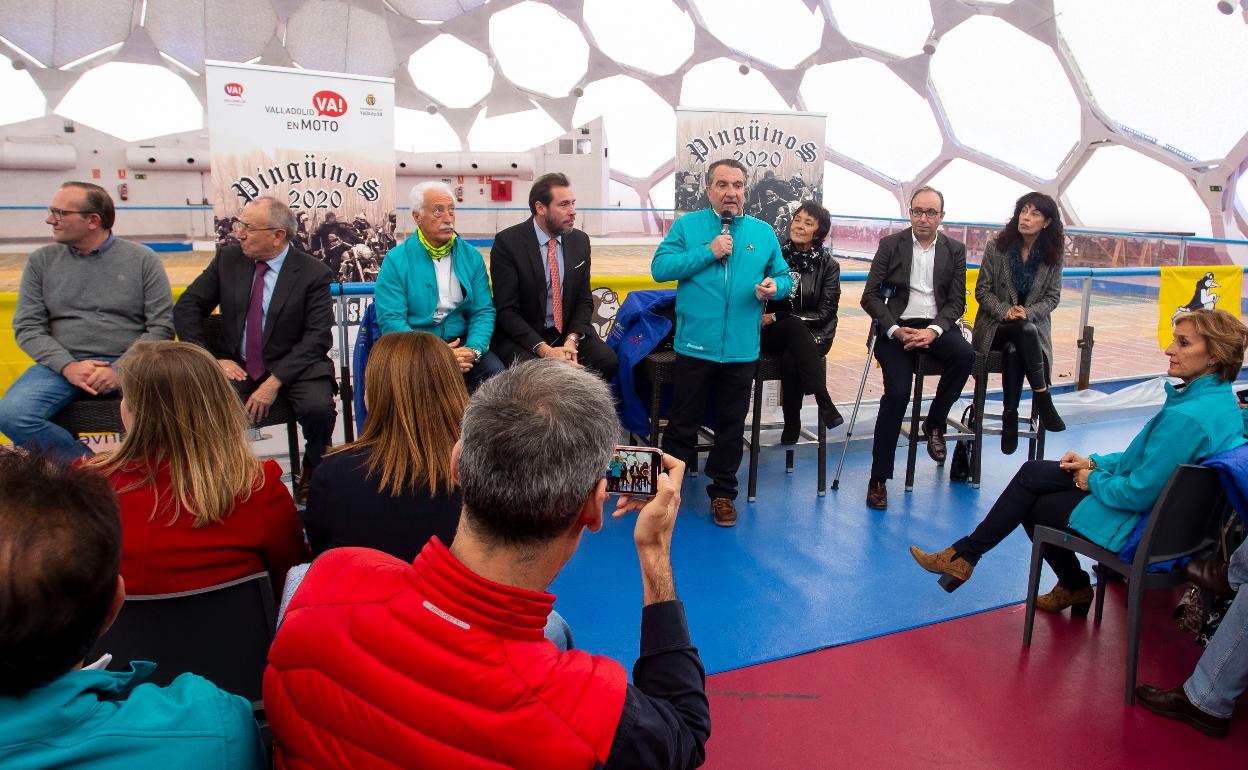 El alcalde de Valladolid, Óscar Puente, la delegada del Gobierno, Mercedes Martín, y la vicesecretaria autonómica del PSOE, Virginia Barcones, presentan la concentración motera 'Pingüinos 2020'. 