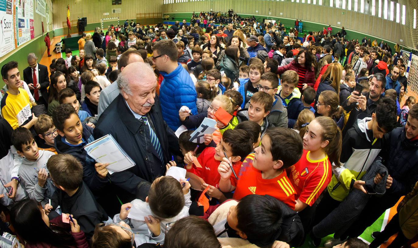 Vicente del Bosque ha leído el manifiesto con el que se clausurará el Congreso sobre Despoblación que ha tenido lugar en Ciudad Rodrigo(Salamanca) los días 28 y 29 de noviembre.