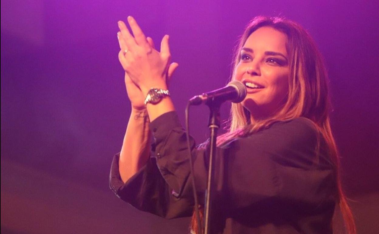 Chenoa en la Sala Blanca del LAVA de Valladolid. 