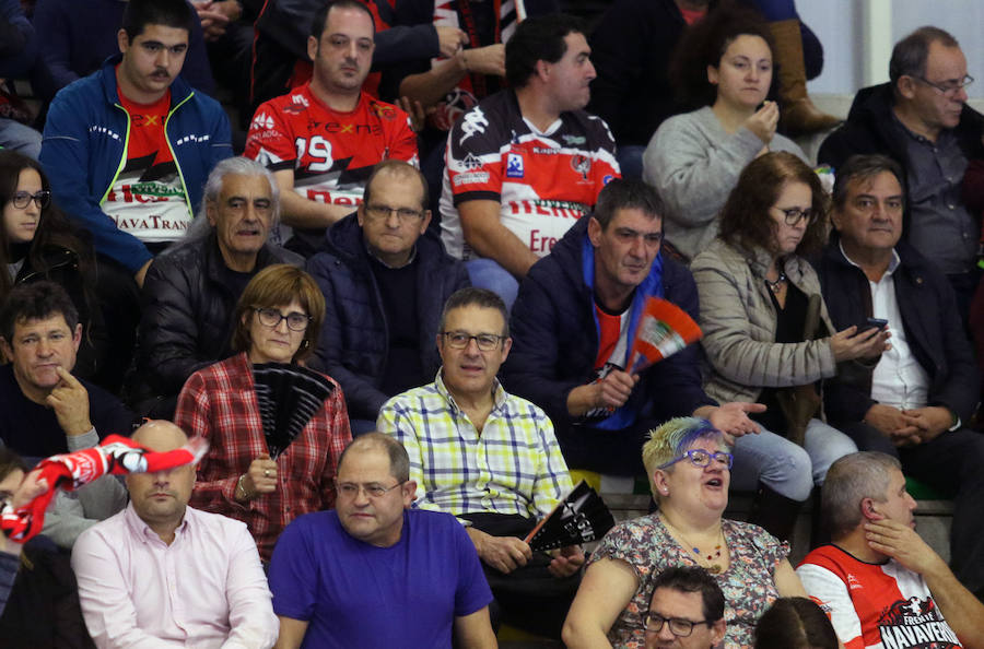 Fotos: Derrota del Balonmano Nava ante el Puente Genil (24-25) en un disputado partido