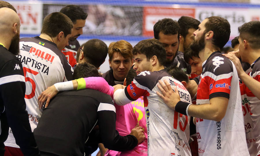 Fotos: Derrota del Balonmano Nava ante el Puente Genil (24-25)