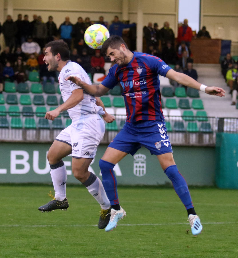 Fotos: La Gimnástica Segoviana golea al Júpiter leonés