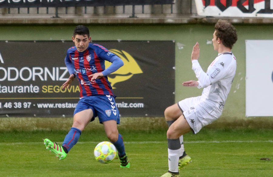 Fotos: La Gimnástica Segoviana golea al Júpiter leonés