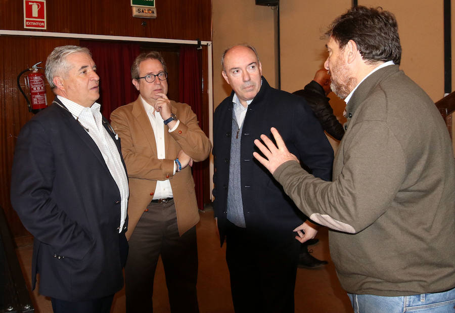 Fotos: La Gimnastica Segoviana informa sobre la conversión en Sociedad Anónima Deportiva