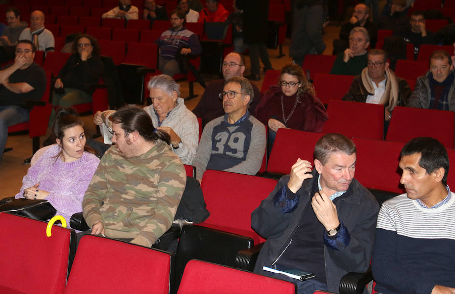 Fotos: La Gimnastica Segoviana informa sobre la conversión en Sociedad Anónima Deportiva