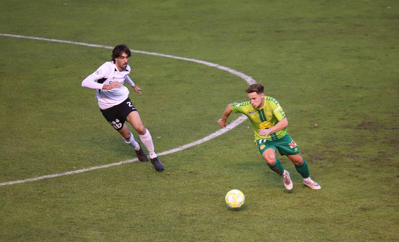 El encuentro se saldó con 3 goles a 0 a favor del Unionistas CF (0-3). 