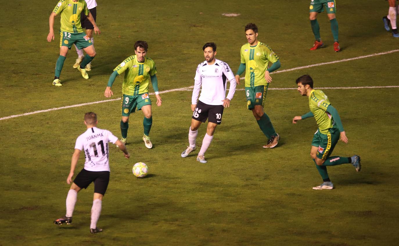 El encuentro se saldó con 3 goles a 0 a favor del Unionistas CF (0-3). 