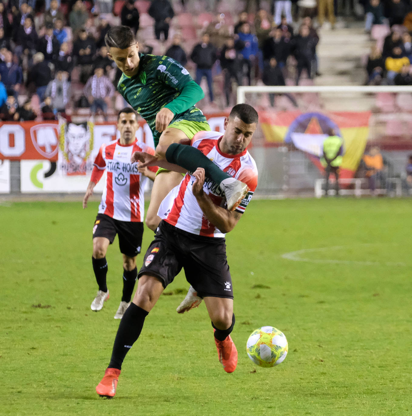 El encuentro se salda 2-0 para la UD Logroñés. 